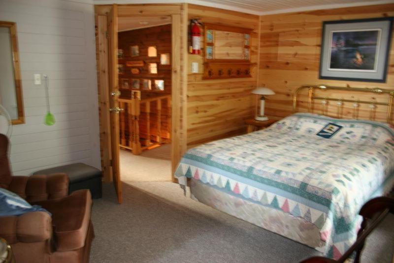 Sunny Rock Bed & Breakfast Minden Номер фото